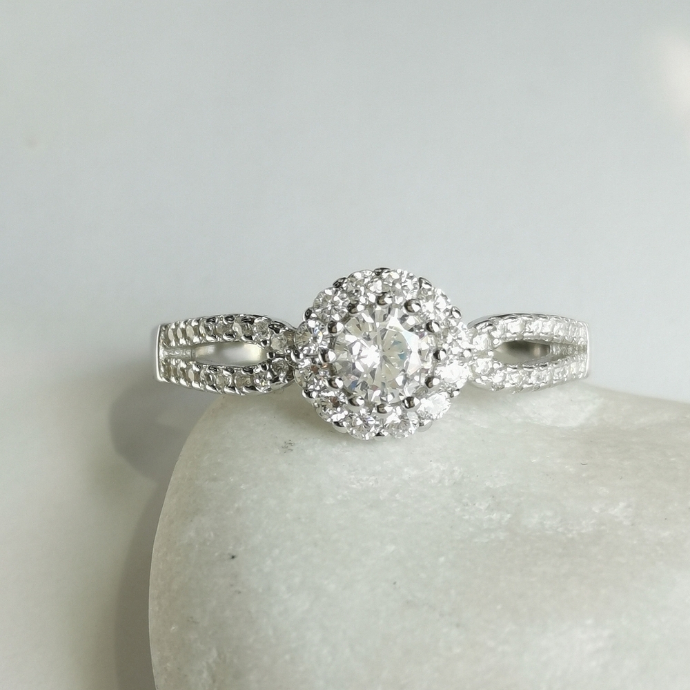 Sterling Silver CZ Ring Size 9